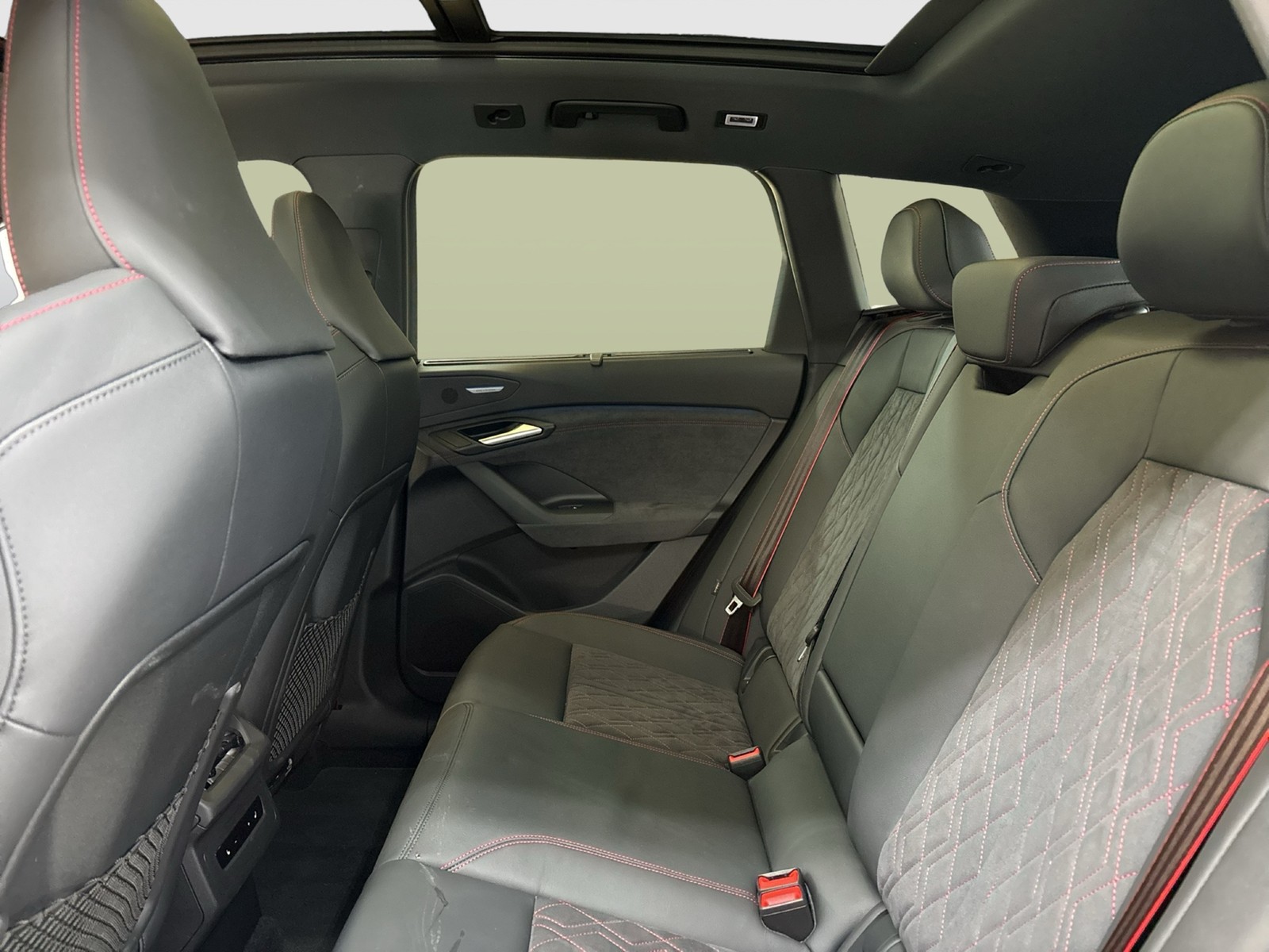 Audi Q6 e-tron quattro S LINE BLCKPAK LUFTFEDER PANO