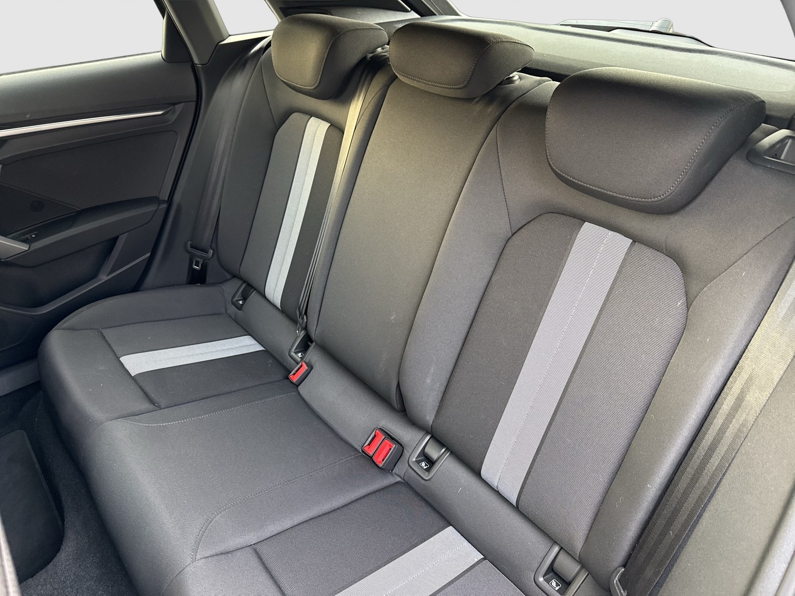 Audi A3 Sportback 35 AHK LM17 E-KLAPPE NAVI+ SITZHEIZ