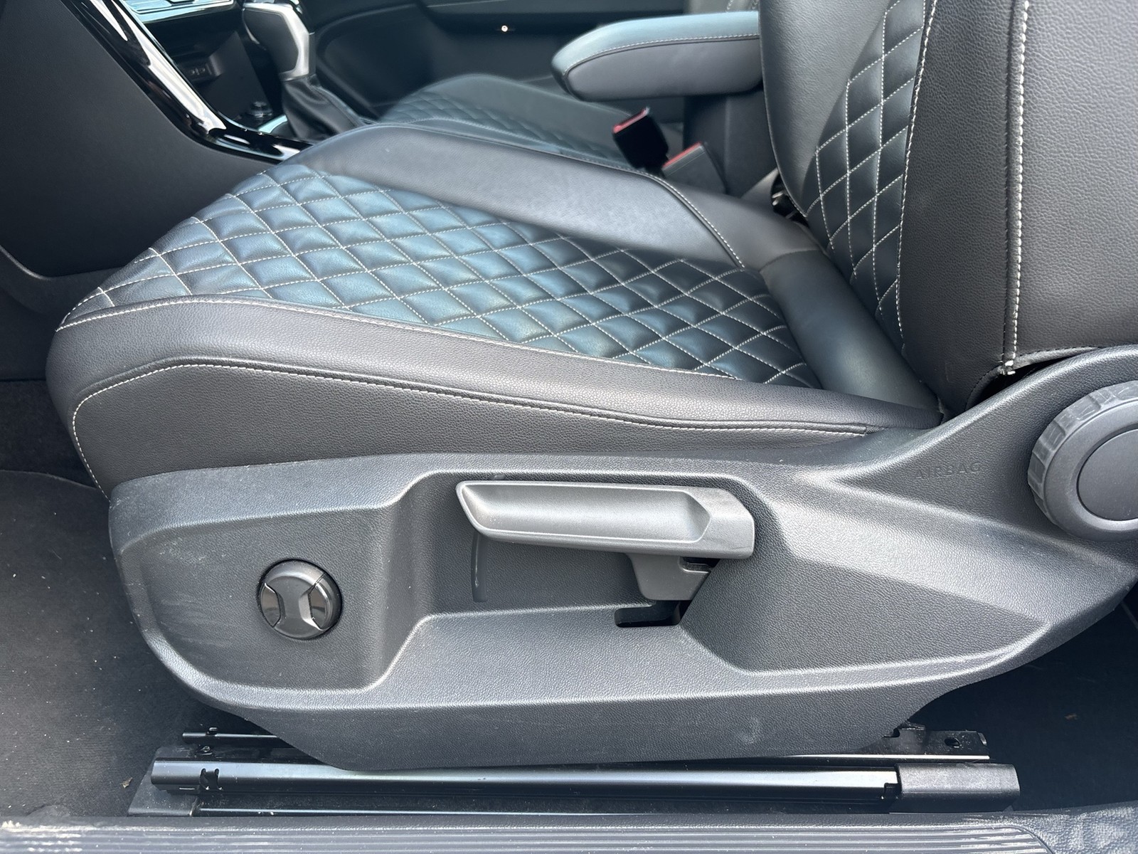 Volkswagen T-Roc 1.5 Cabrio R-Line LEDER MATRIX BEATS ALU19"