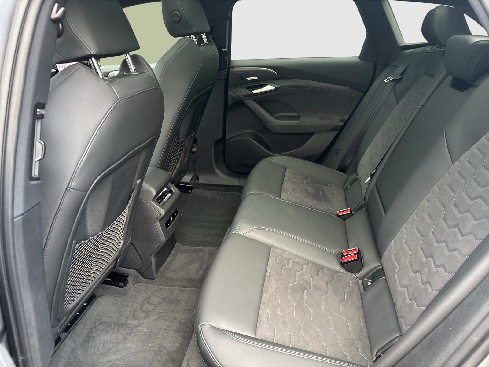 Audi A6 e-tron Avant performance S LINE PANO AHK LM21