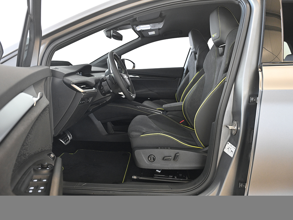 Skoda Elroq 84 SONDEREDITION RS MATT 4x4 AHK 360CAM