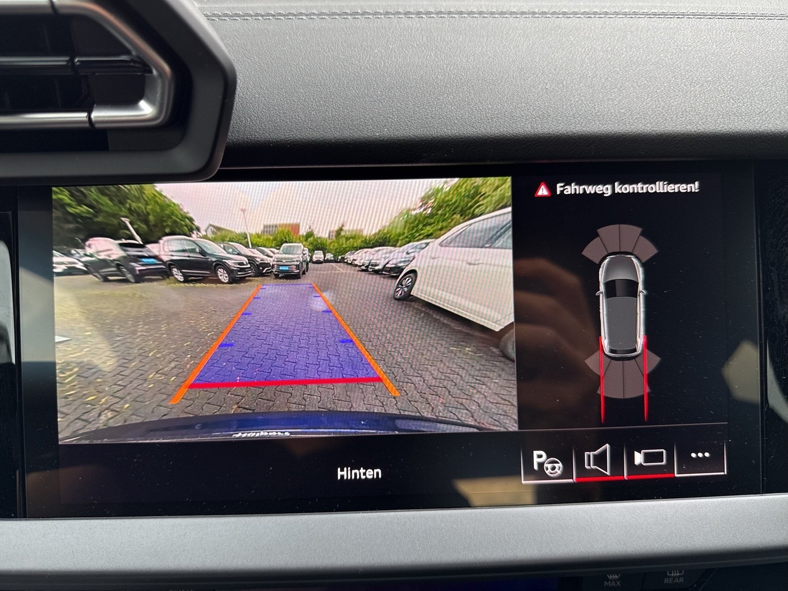 Audi A3 Sportback 40 HYBRID advanced NAVI+ CAM LM18