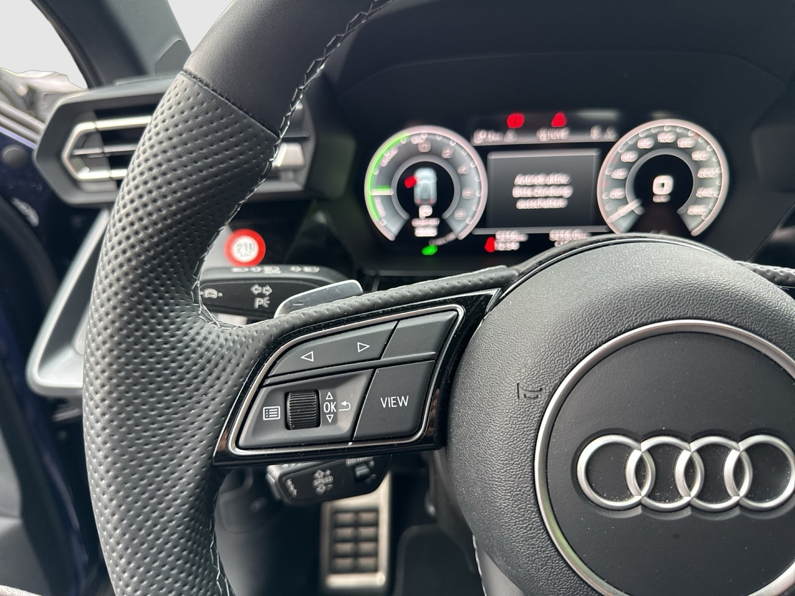 Audi A3 Sportback 40 HYBRID advanced NAVI+ CAM LM18