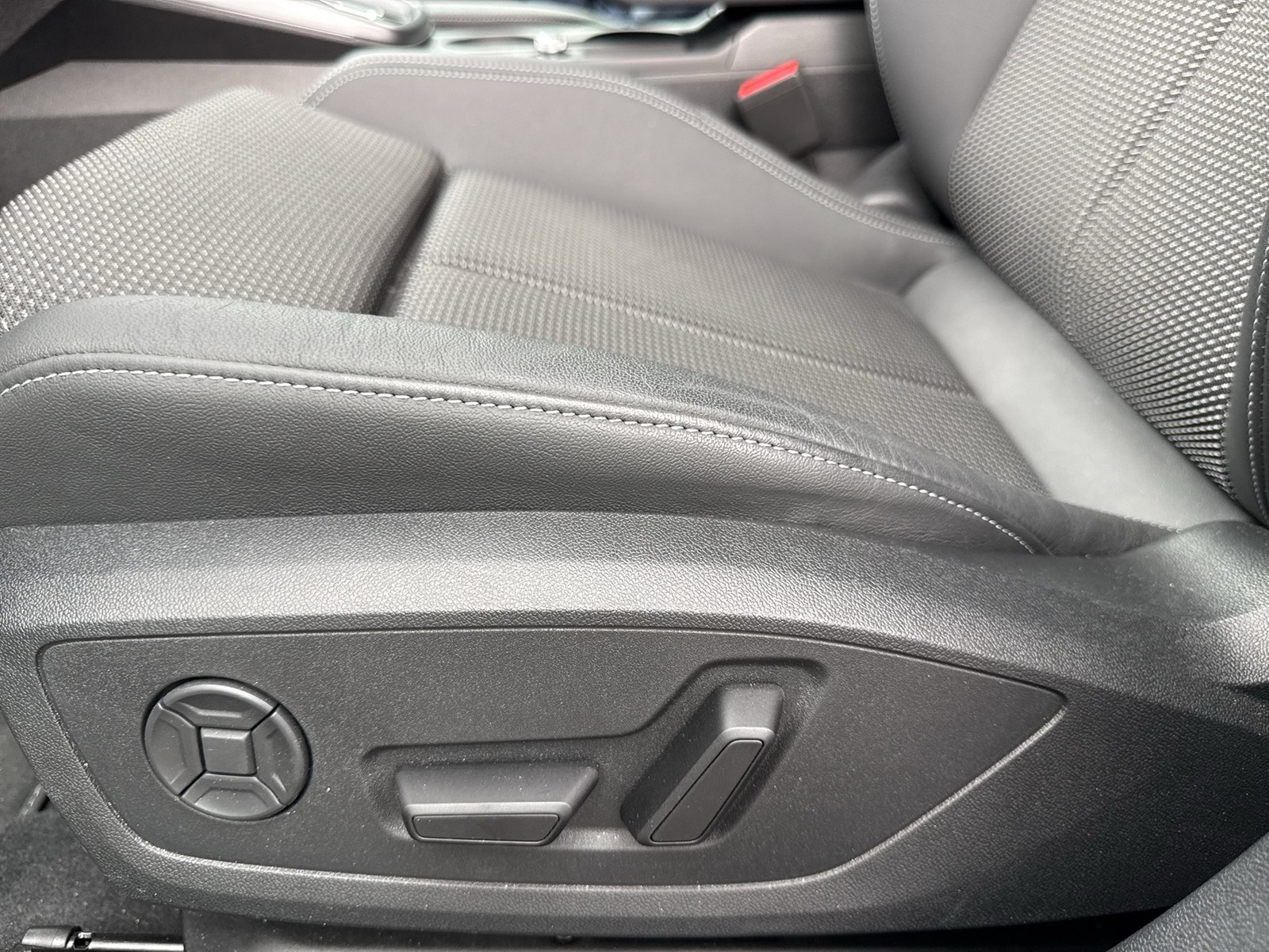 Audi A3 Sportback 40 HYBRID advanced NAVI+ CAM LM18