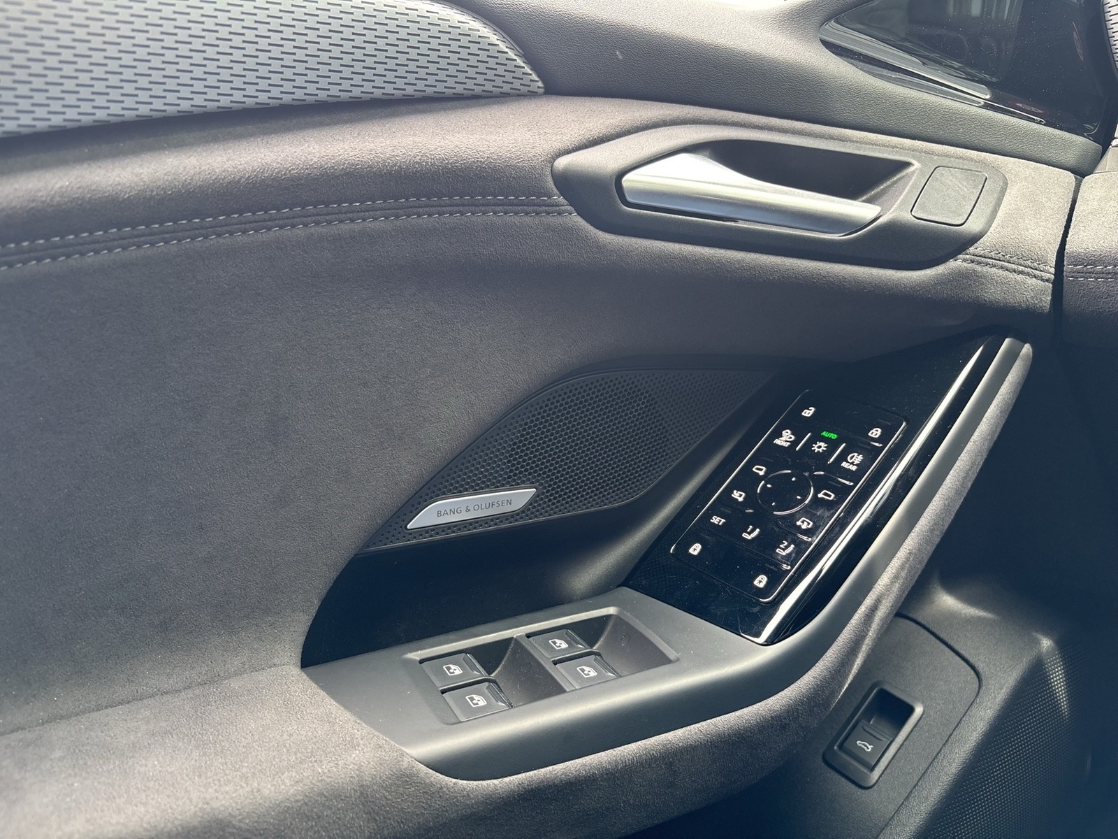 Audi A6 e-tron Avant quattro S LINE PANO B&O AHK LM21
