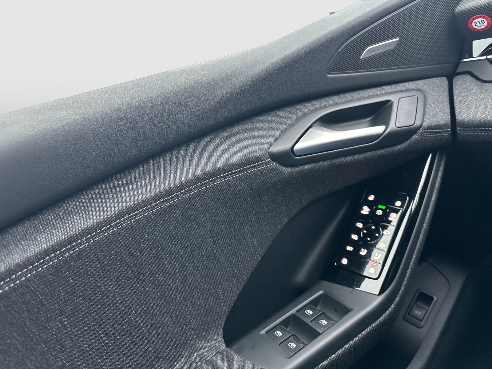 Audi Q6 e-tron quattro S LINE BLACKPAK CARBON 360CAM