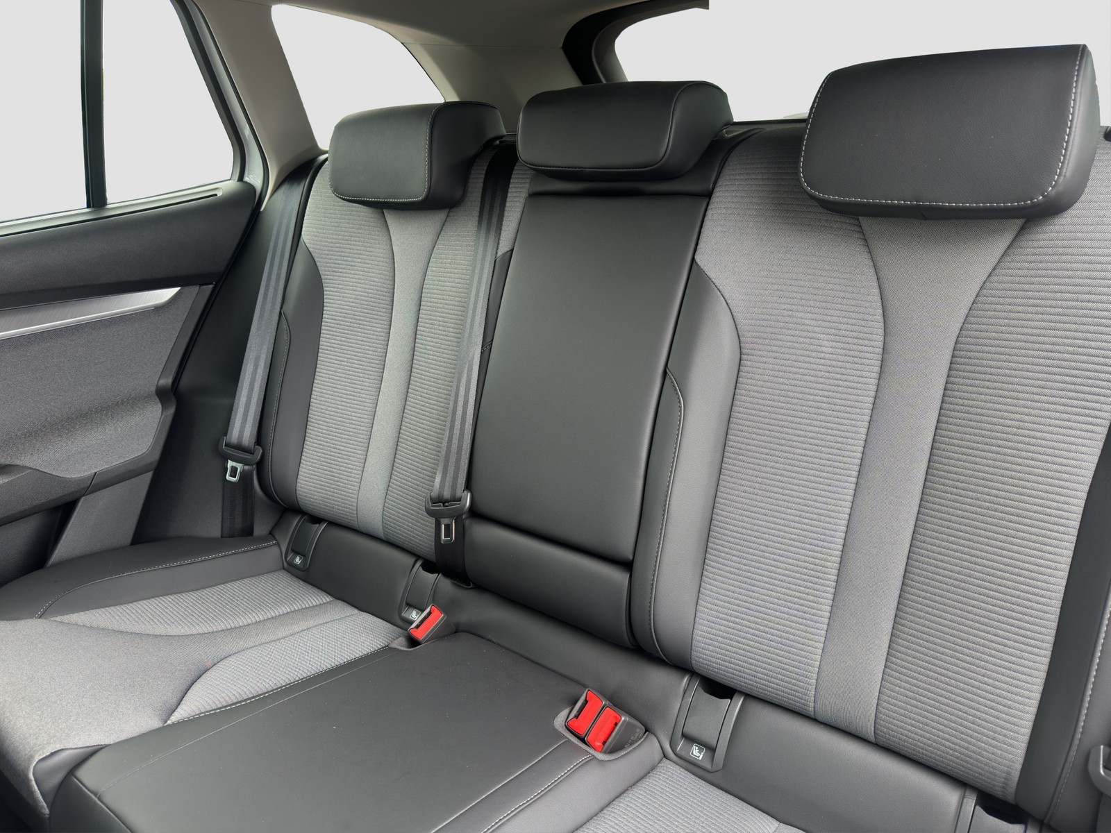 Skoda ENYAQ iV 60 NAV PDC CLIMA SHZ