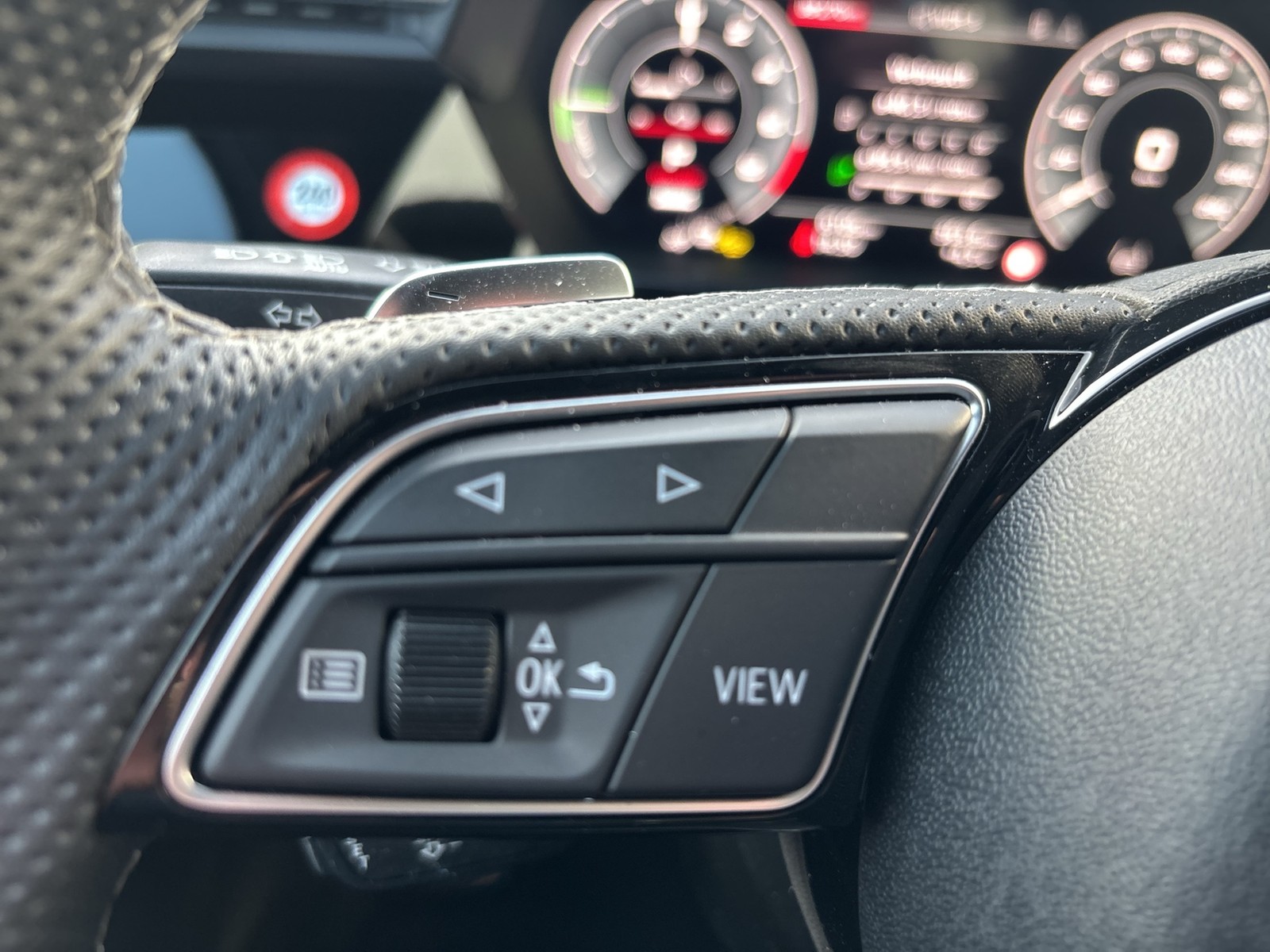 Audi A3 Sportback 40 HYBRID S LINE NAVI+ CAM AHK LED