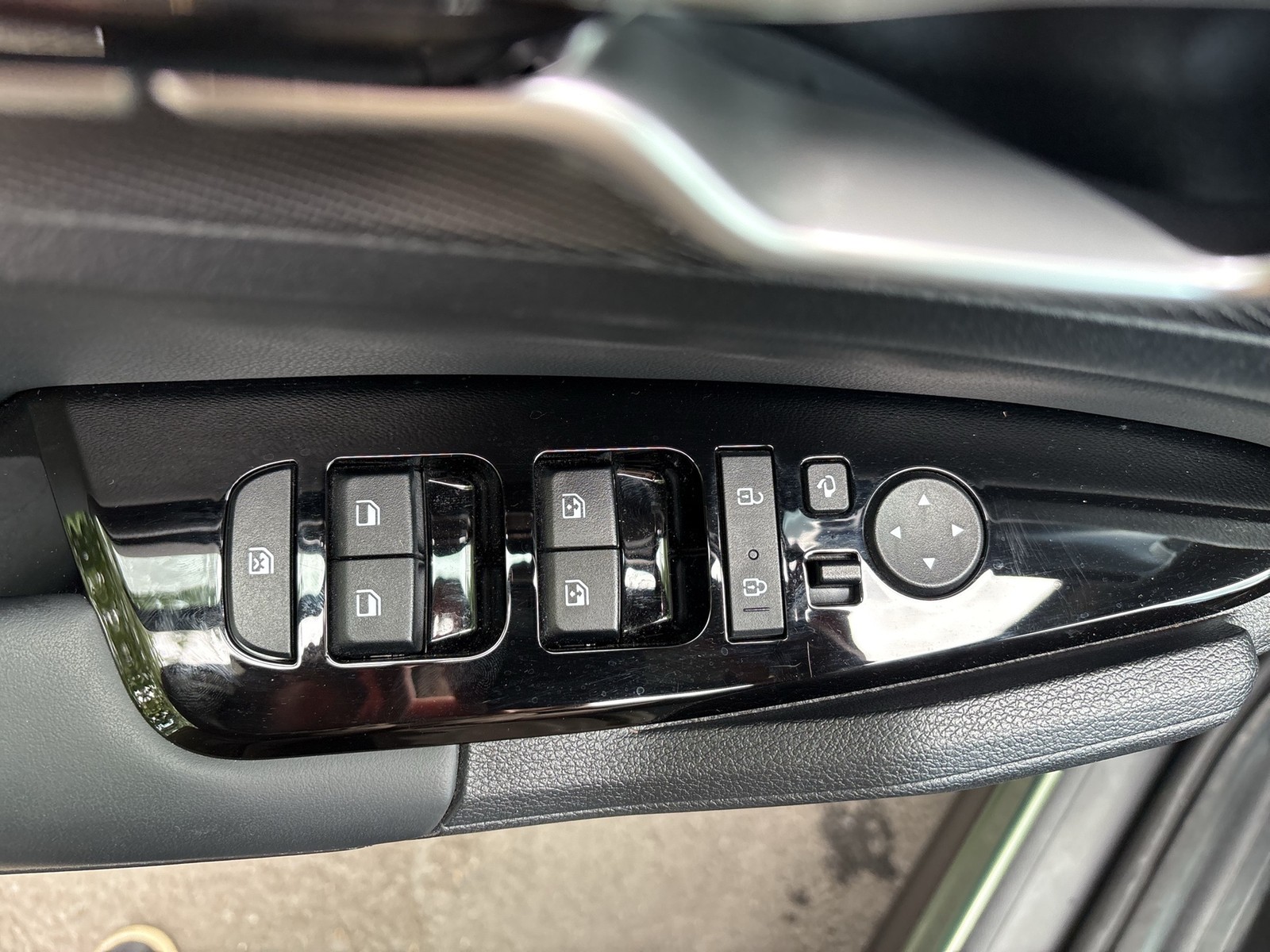 Kia Sportage 1.6 HYBRID SPIRIT 4X4 PANO AHK 360°CAM