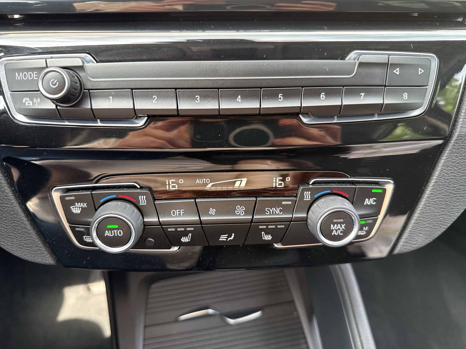 BMW X1 20 i sDrive Advantage AHK NAVI eKLAPPE ALU17"
