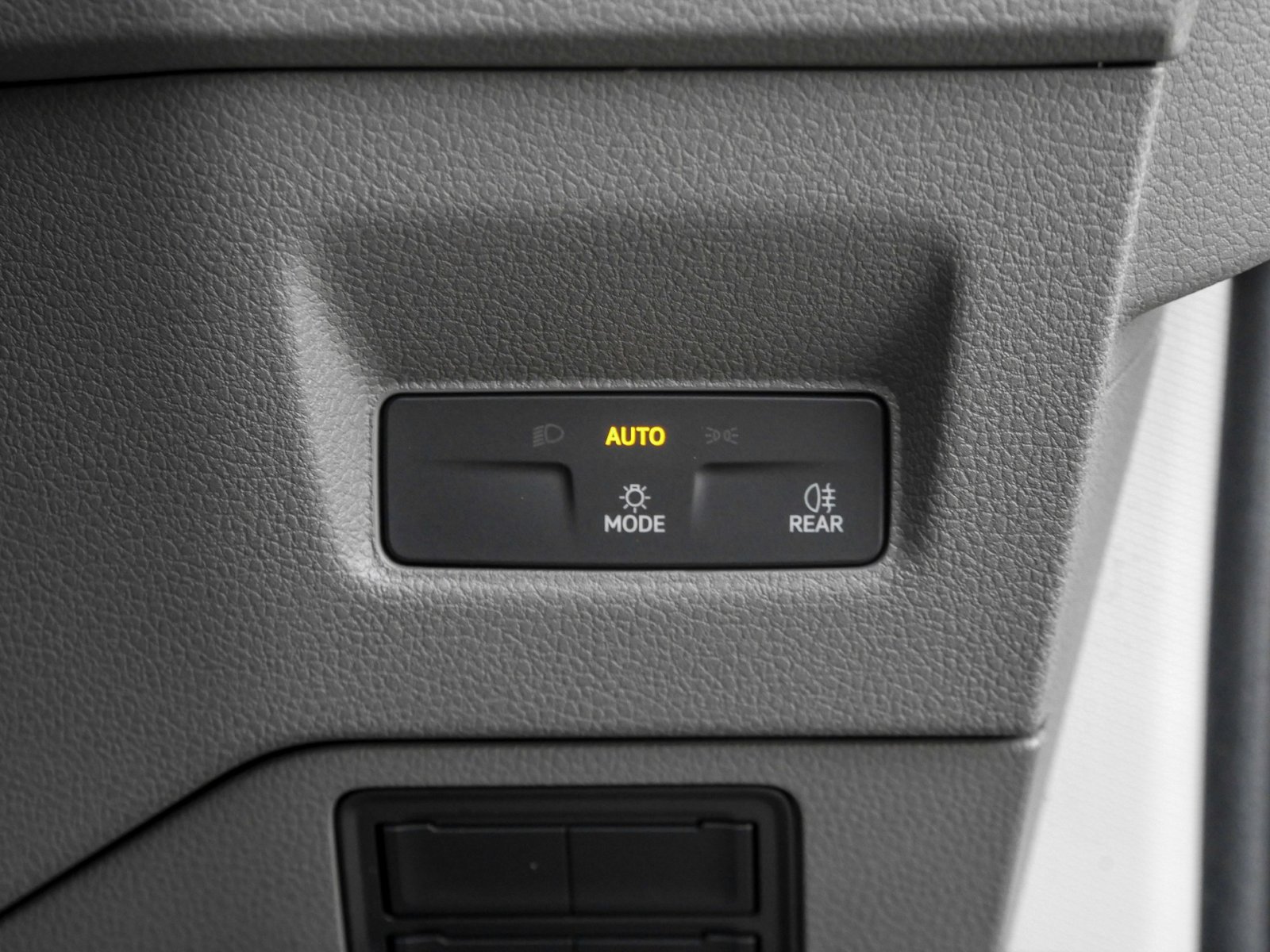 Volkswagen Crafter 35 KASTEN HD MR RECHTSLENKER CAM KLIMA