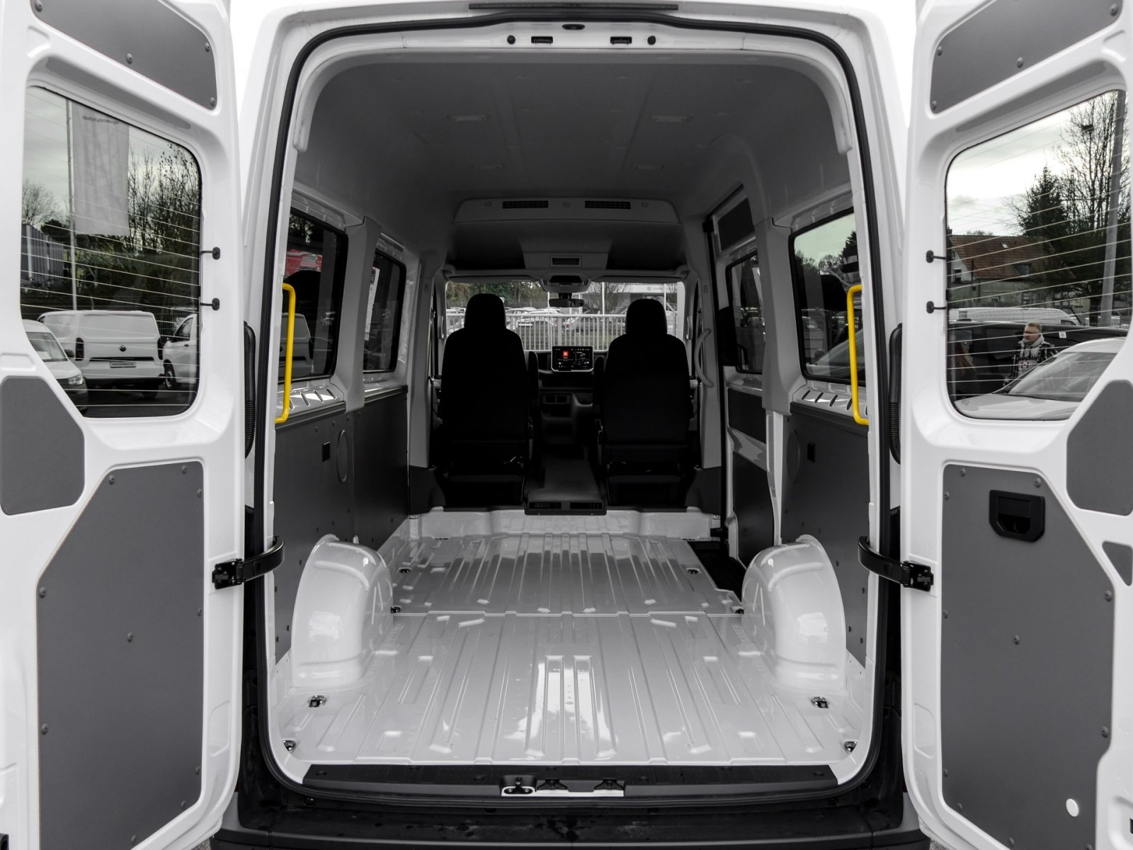 Volkswagen Crafter 35 KASTEN HD MR RECHTSLENKER CAM KLIMA