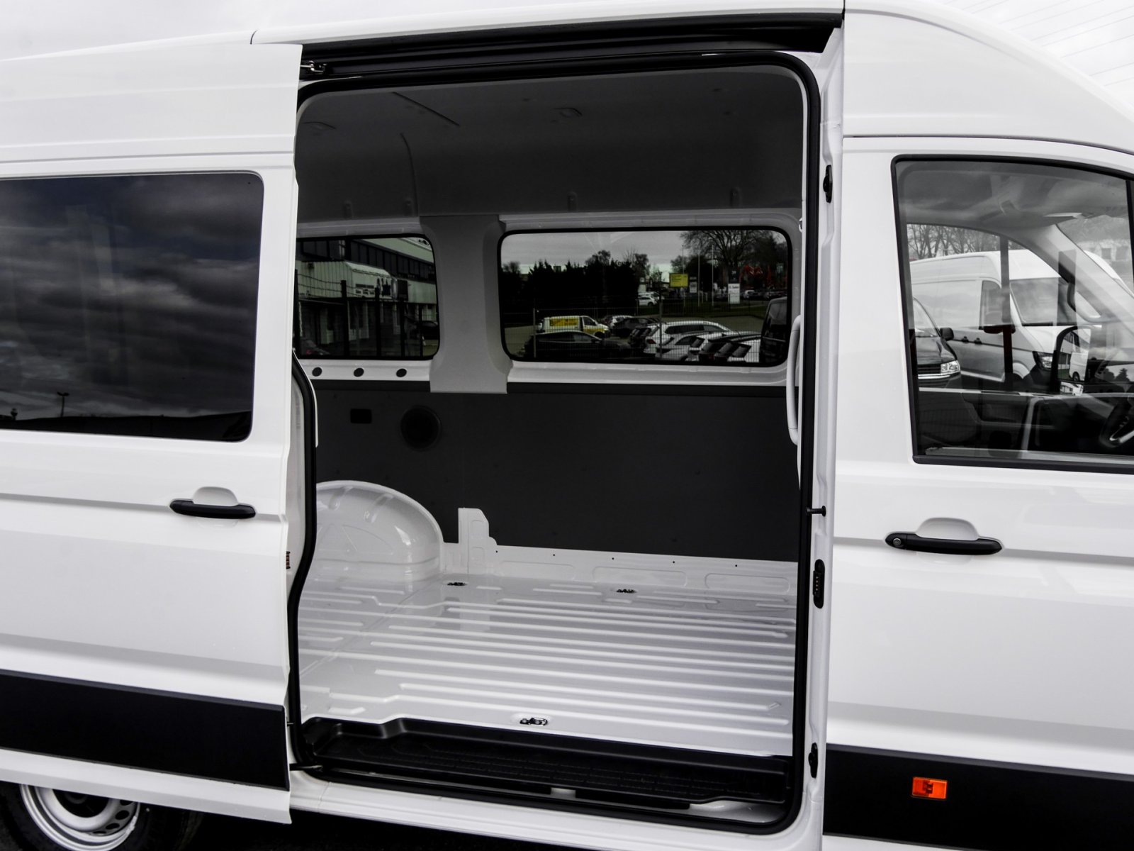 Volkswagen Crafter 35 KASTEN HD MR RECHTSLENKER CAM KLIMA