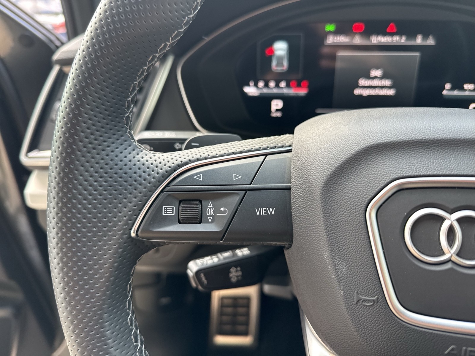 Audi Q5 40 quattro S LINE BLACKPAK AHK CAM LM18 NAVI+
