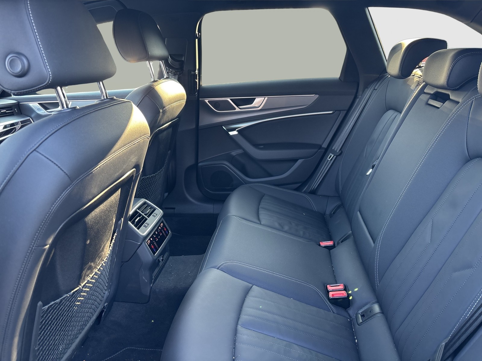 Audi A6 Avant 45 quattro advanced BLACKPAK AHK CAM