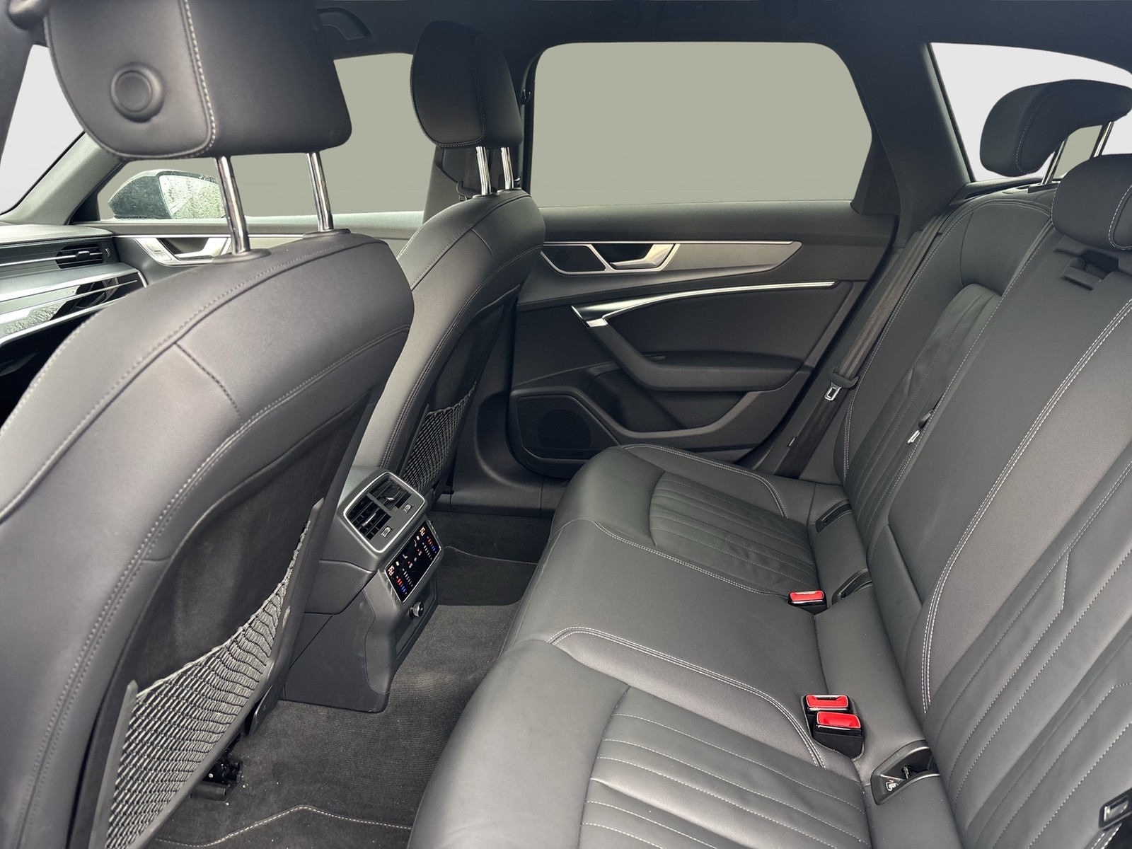 Audi A6 Avant 45 quattro advanced BLACKPAK AHK CAM