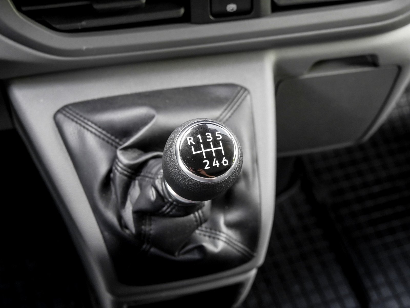 Volkswagen T7 Transporter 2.0 Kasten CAM CARPLAY LED KLIMA