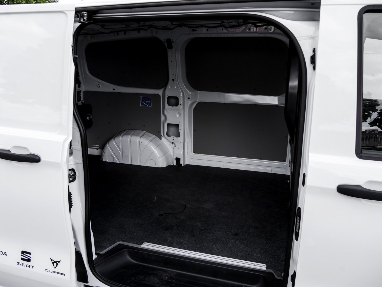 Volkswagen T7 Transporter 2.0 Kasten CAM CARPLAY LED KLIMA