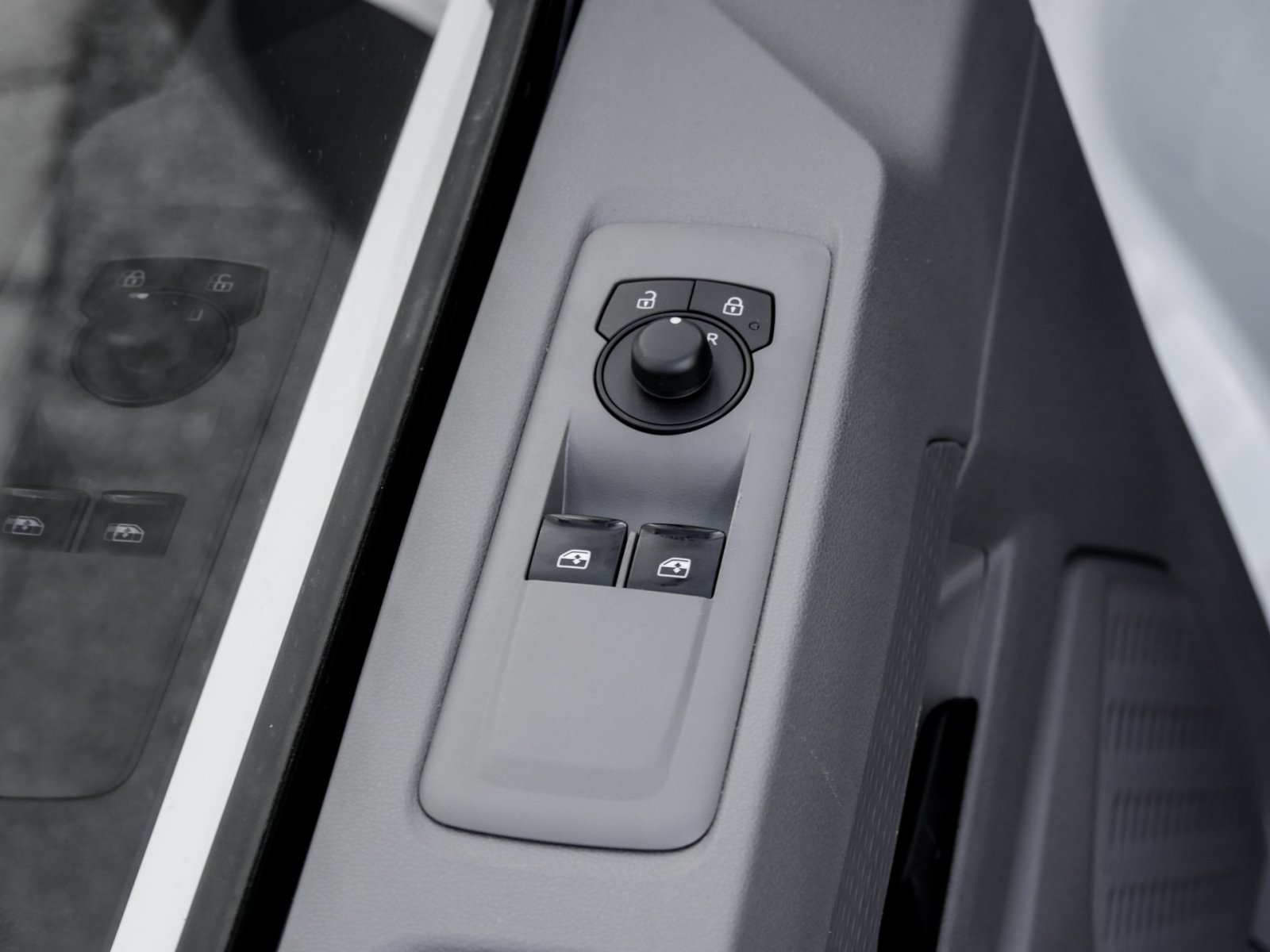 Volkswagen T7 Transporter 2.0 Kasten CAM CARPLAY LED KLIMA