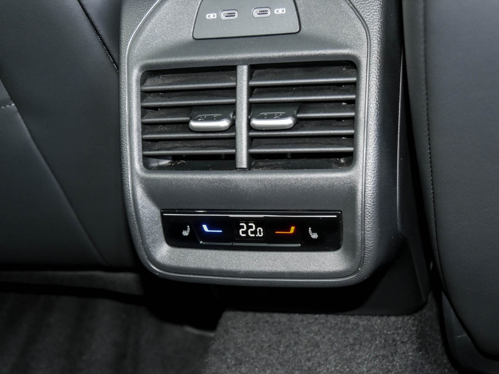 Volkswagen Passat Variant 2.0 R-LINE 4X4 LEDER PANO ACC AHK