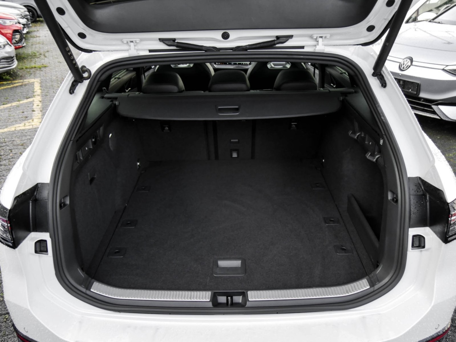 Volkswagen Passat Variant 2.0 R-LINE 4X4 LEDER PANO ACC AHK