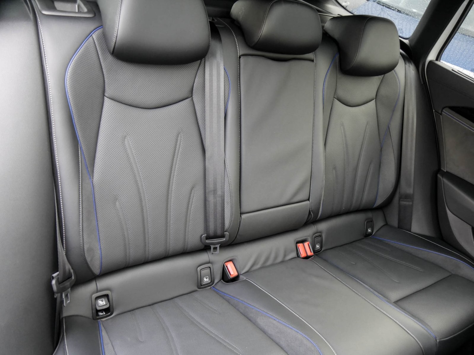 Volkswagen Passat Variant 2.0 R-LINE 4X4 LEDER PANO ACC AHK