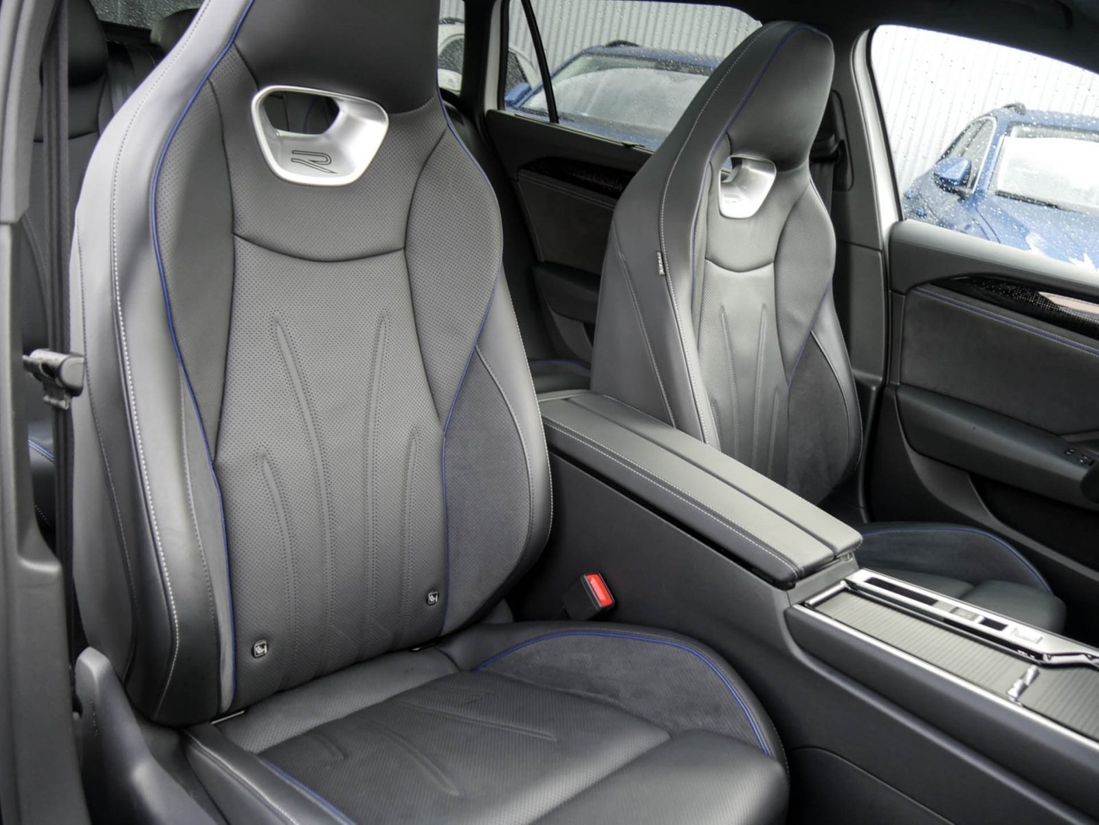 Volkswagen Passat Variant 2.0 R-LINE 4X4 LEDER PANO ACC AHK