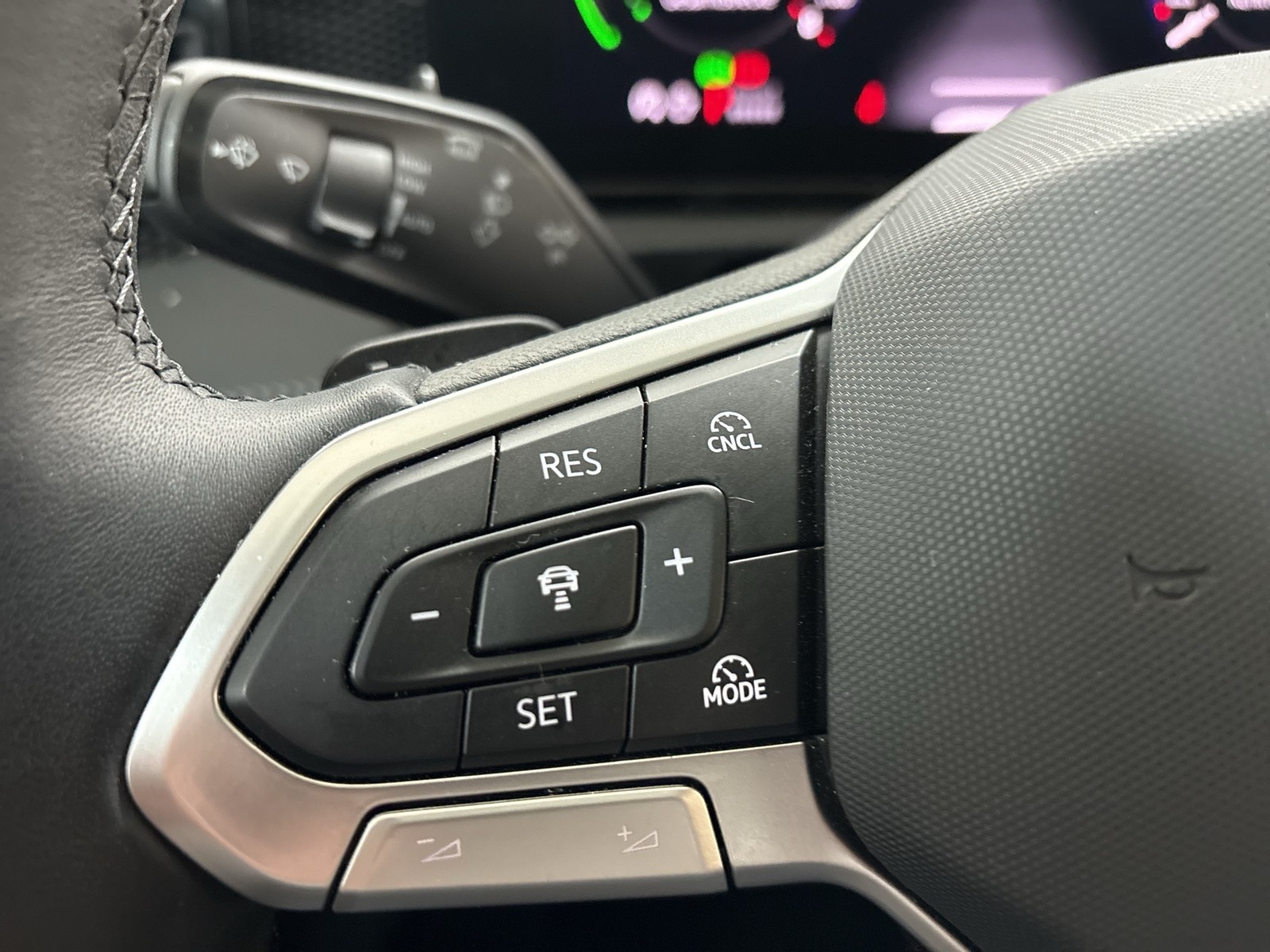 Volkswagen Tiguan 1.5 HYBRID LIFE AHK 360°CAM ACC NAVI