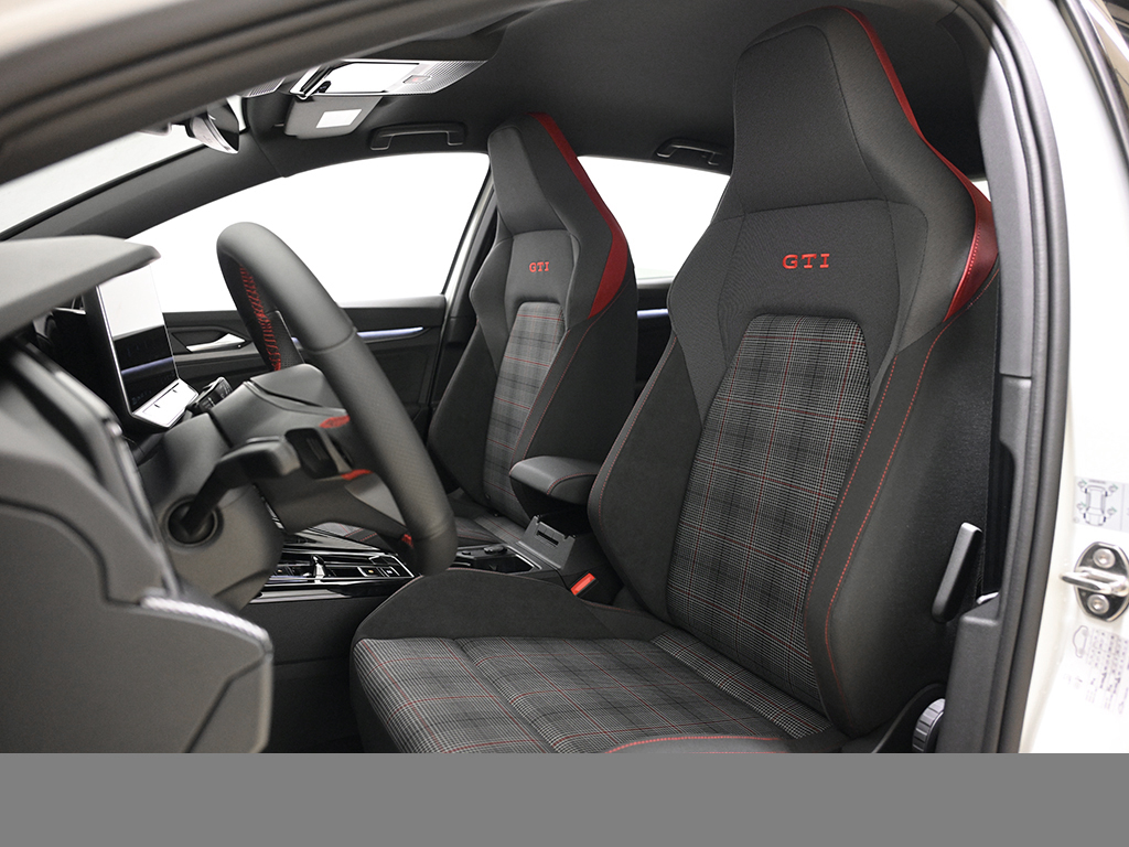 Volkswagen Golf GTI BLACKSTYLE HEADUP LED+ LM18