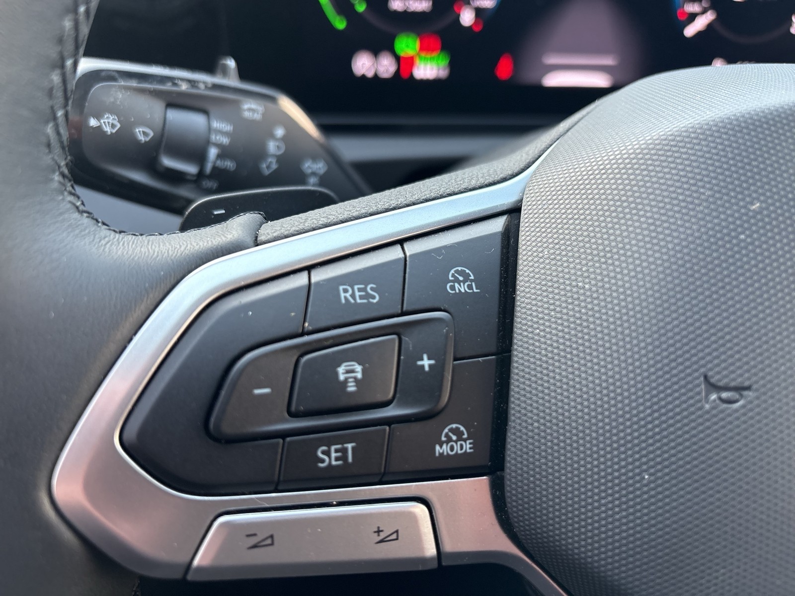 Volkswagen Tiguan 1.5 HYBRID ELEGANCE AHK 360°CAM ACC