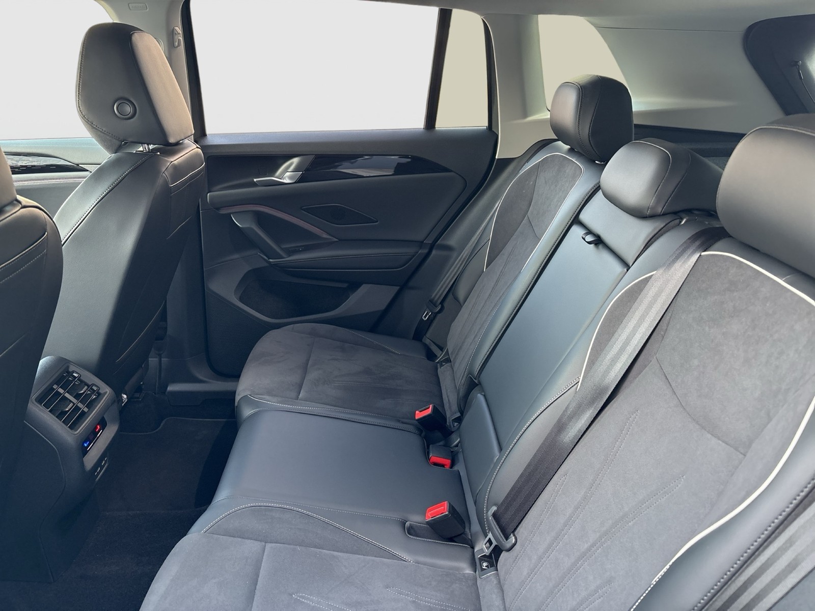 Volkswagen Tiguan 1.5 HYBRID ELEGANCE AHK 360°CAM ACC