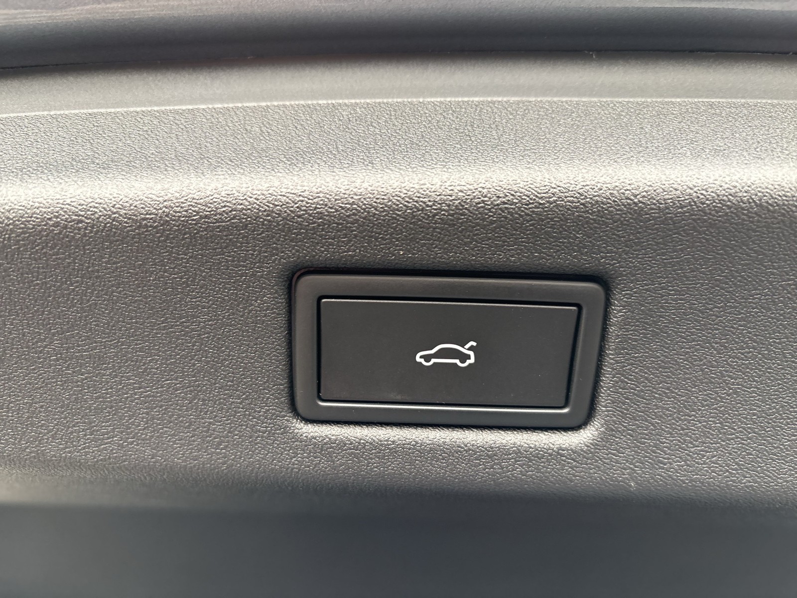 Volkswagen ID.7 Tourer PRO WÄRMEPUMPE AHK 360°CAM ACC LM20