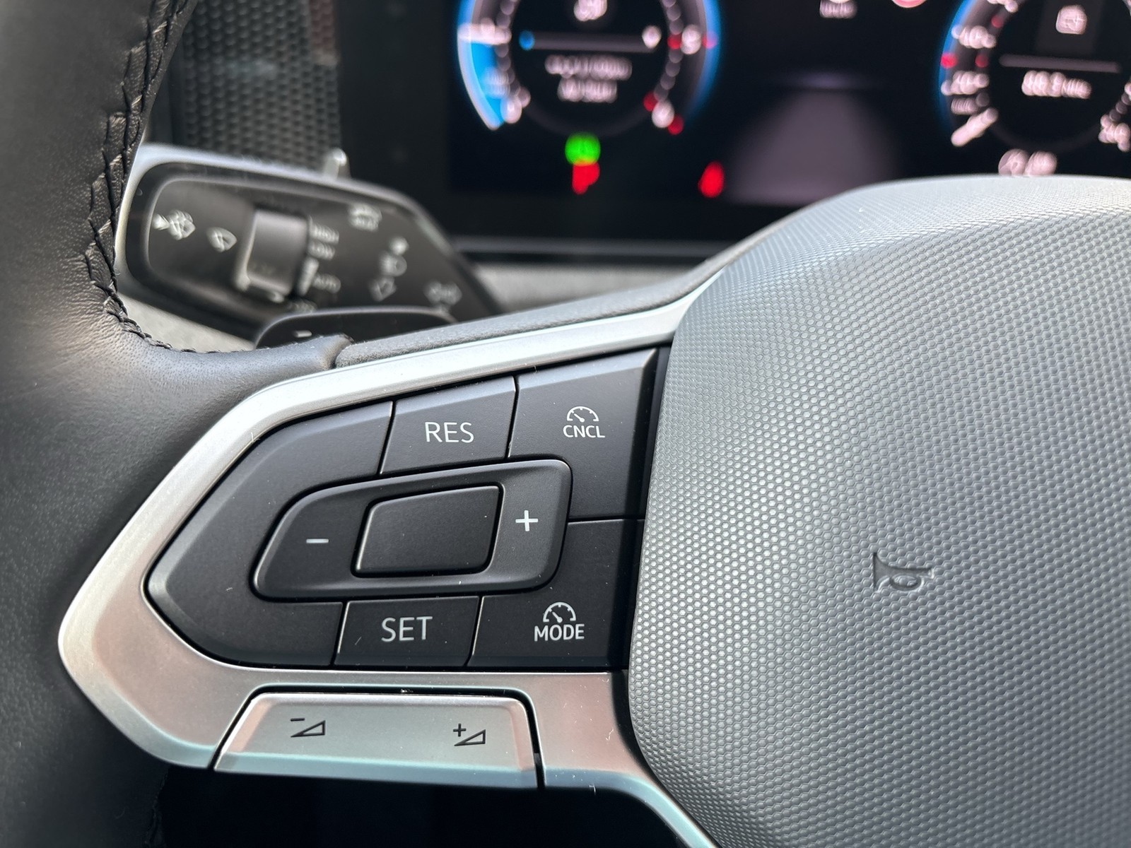 Volkswagen Tiguan 2.0 AHK CAM NAVI LM17 SITZHZUNG