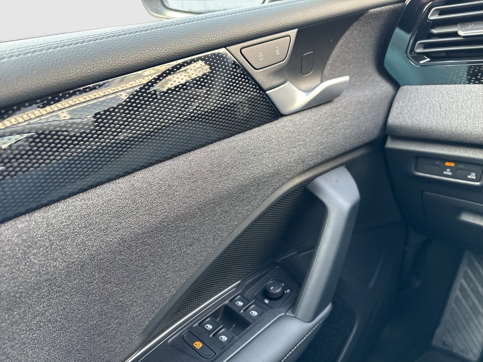 Volkswagen Tiguan 2.0 AHK CAM NAVI LM17 SITZHZUNG