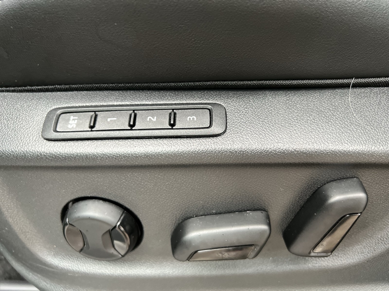 Skoda Karoq 1.5 SPORTLINE PANO CAM ACC MATRIX E-KLAPPE