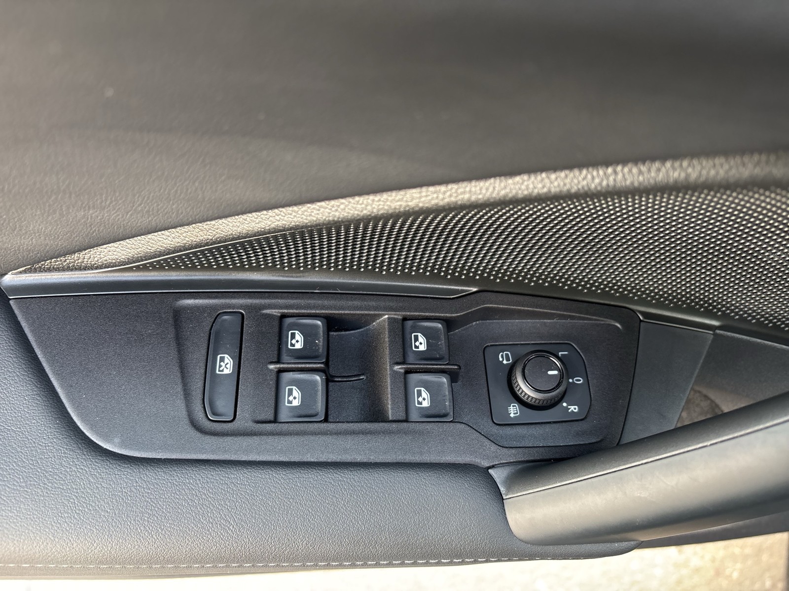 Volkswagen Tiguan 1.5 HYBRID LIFE AHK CAM ACC LM18 NAVI