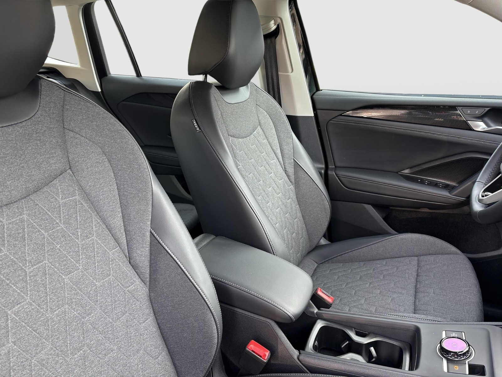 Volkswagen Tiguan 1.5 HYBRID LIFE AHK CAM ACC LM18 NAVI