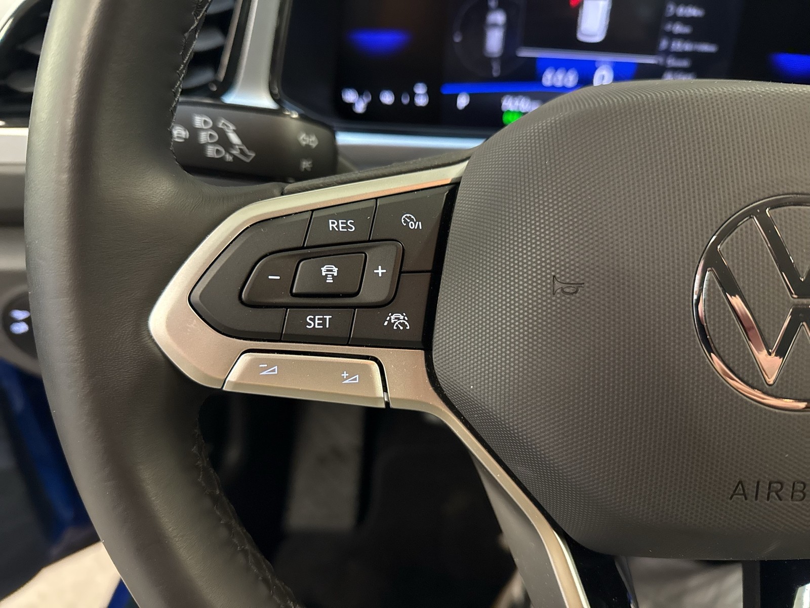 Volkswagen T-Roc 1.5 LIFE ACC NAVI LED+ CARPLAY ALU SITZHZ.