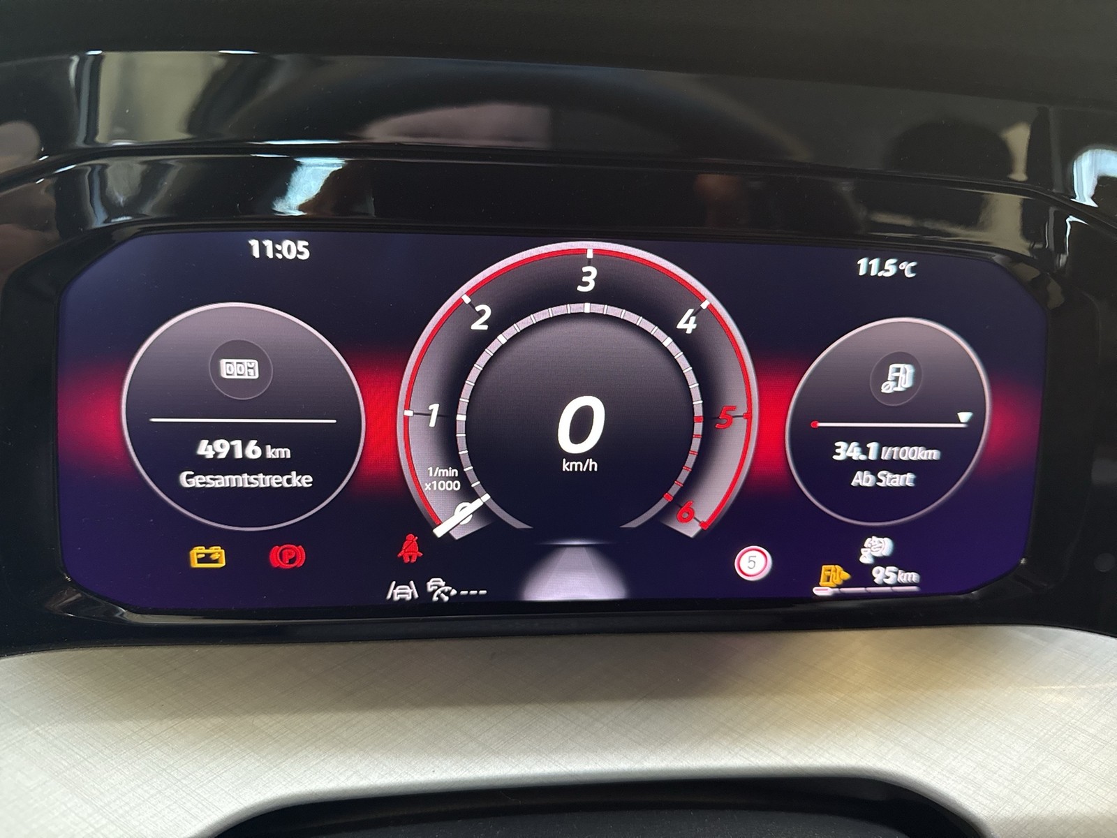 Volkswagen Golf VIII 2.0 LIFE FACELIFT ACC NAVI CARPLAY ALU