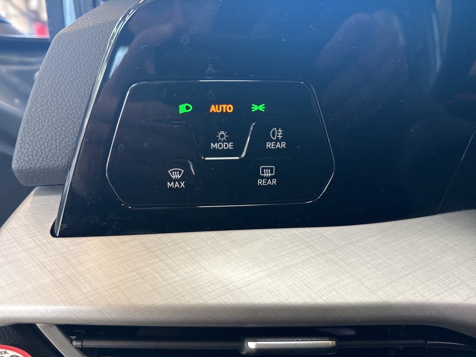 Volkswagen Golf VIII 2.0 LIFE FACELIFT ACC NAVI CARPLAY ALU