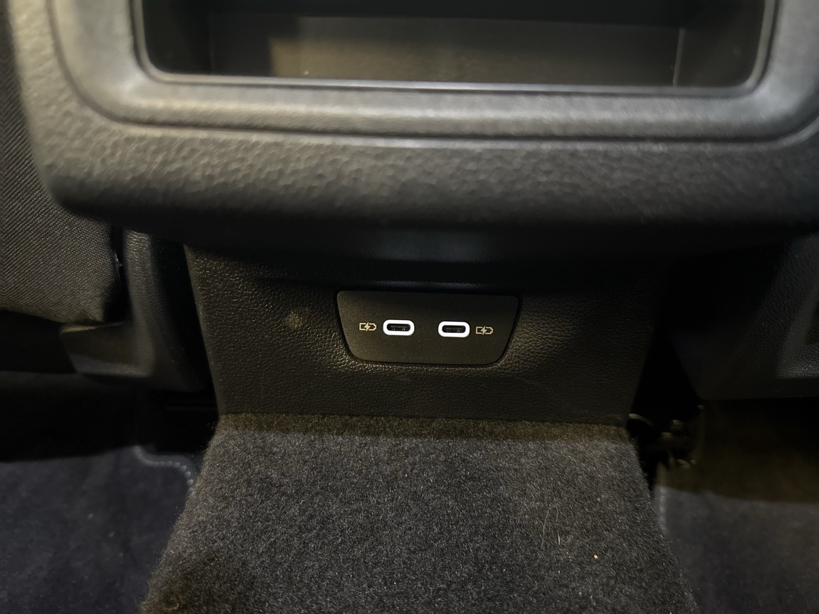 Volkswagen Golf VIII 2.0 LIFE FACELIFT ACC NAVI CARPLAY ALU