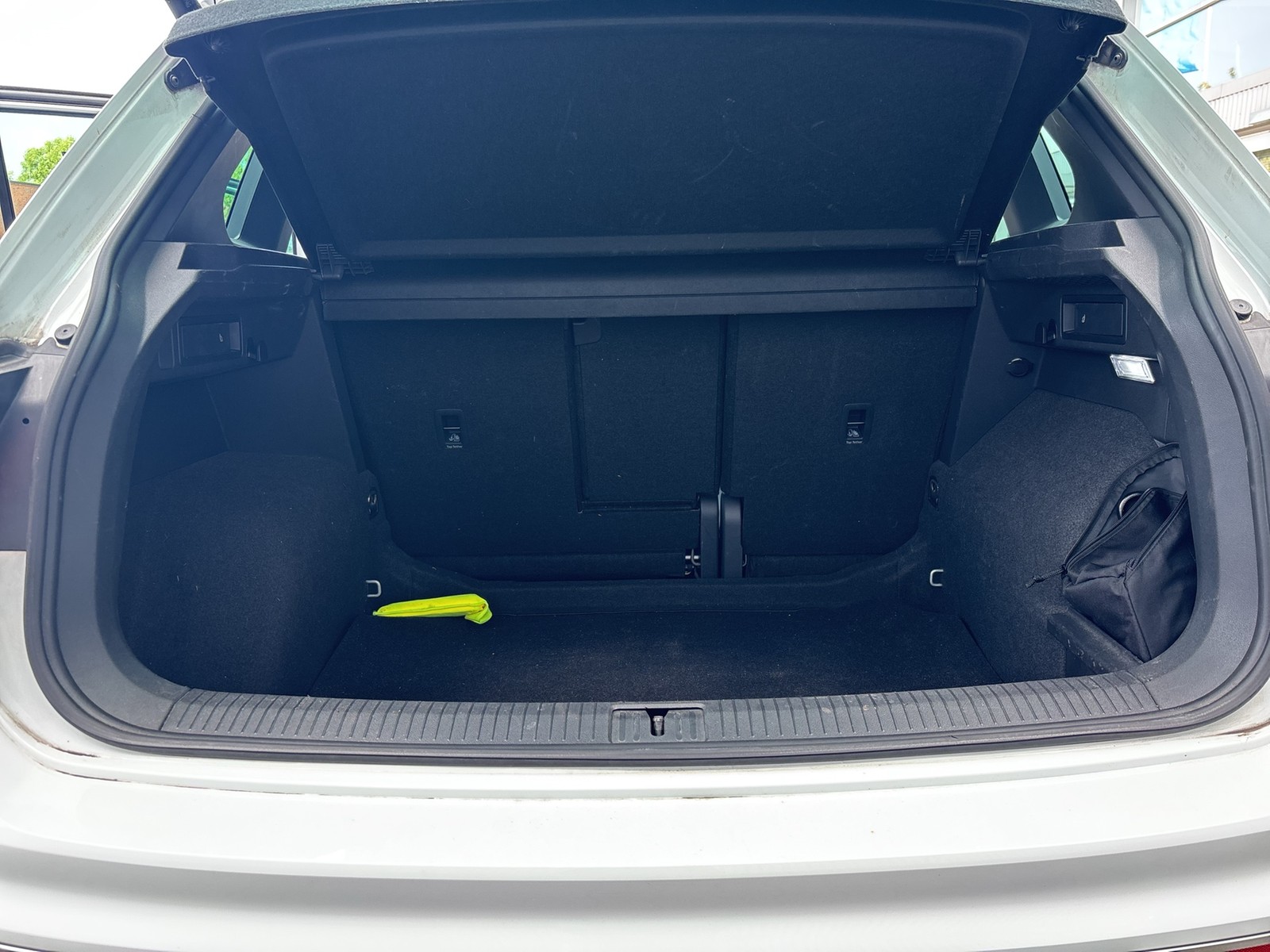 Volkswagen Tiguan 2.0 R 4X4 360°CAM ACC LM20 E-KLAPPE NAVI