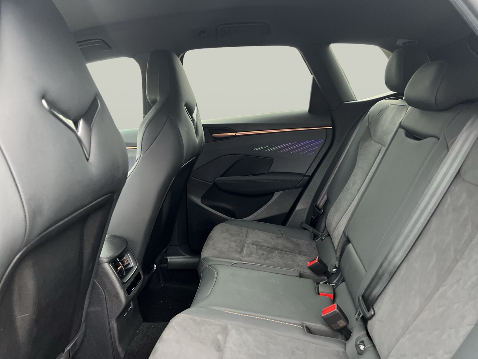 Cupra Terramar 1.5 eTSI 360CAM ACC LM18 HEADUP EKLAPPE