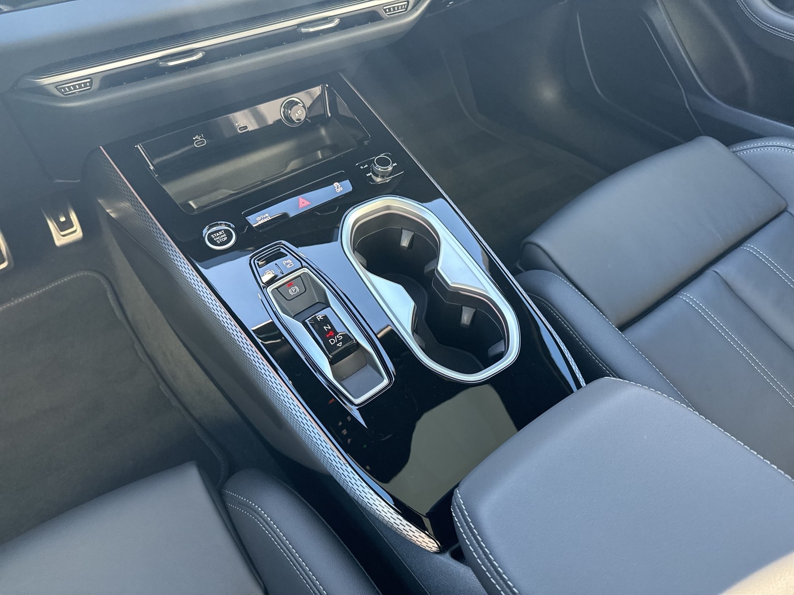 Audi A6 Avant S LINE NEW MODELL BLACKPAK PANO MATRIX