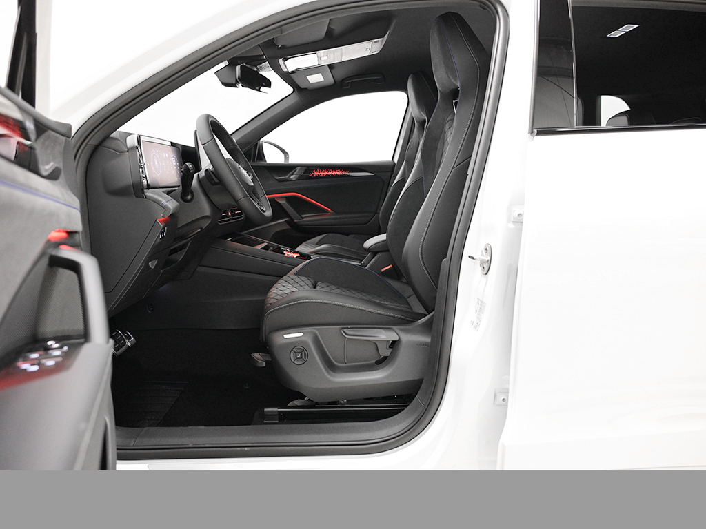 Volkswagen Tiguan 2.0 TDI R-LINE 4MOTION DSG BLACKSTYLE AHK