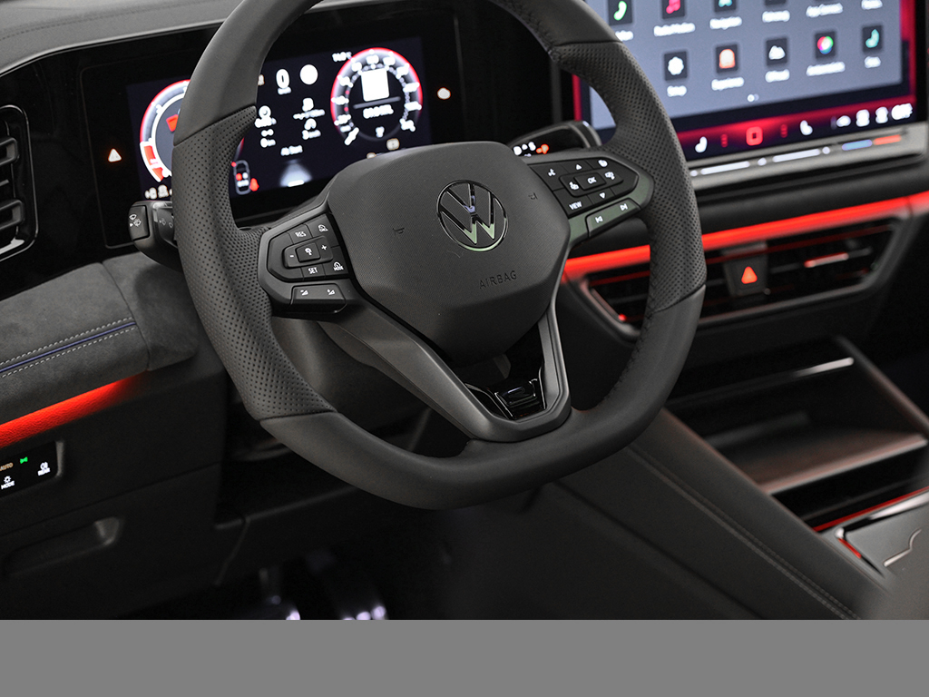 Volkswagen Tiguan 2.0 TDI R-LINE 4MOTION DSG BLACKSTYLE AHK