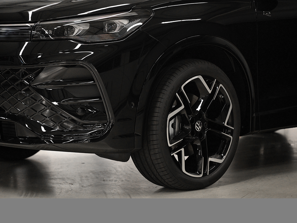 Volkswagen Tiguan 2.0 TDI R-LINE 4MOTION DSG BLACKSTYLE AHK
