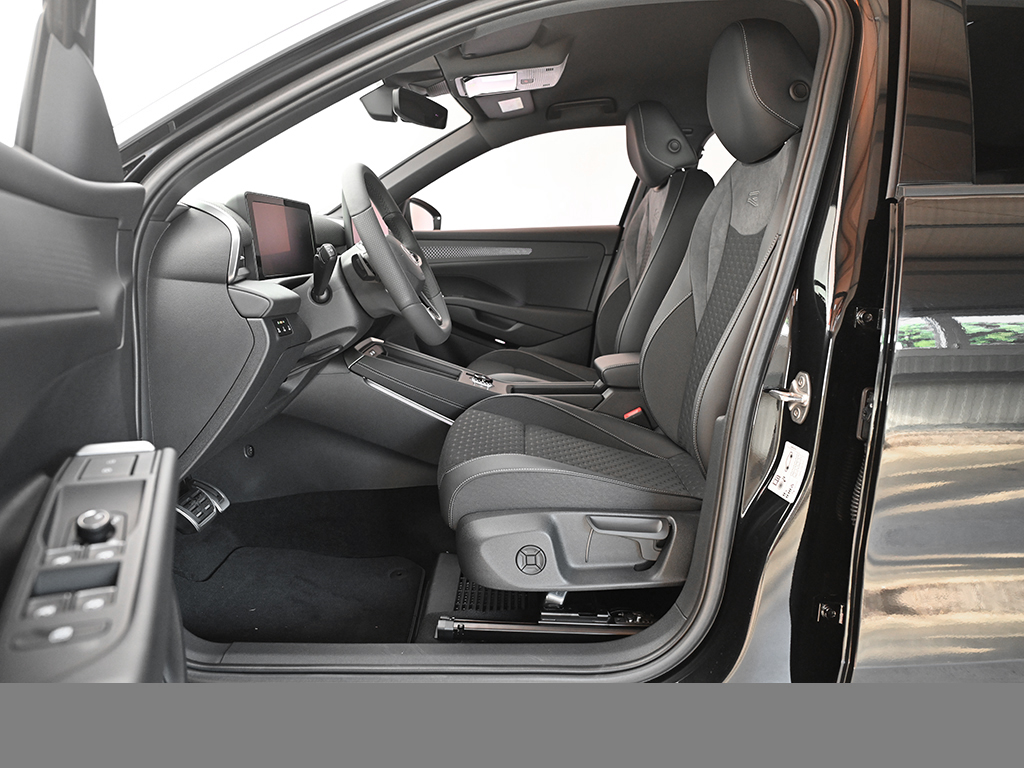 Volkswagen T-Roc 1.5 R-LINE DSG