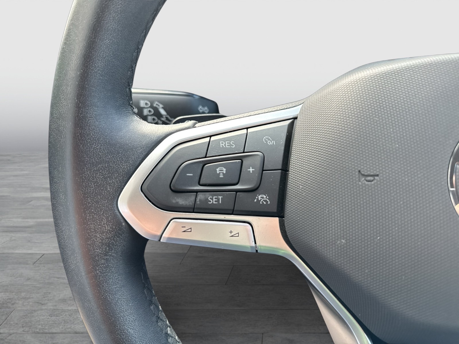 Volkswagen Golf Variant VIII 1.5 eTSI STYLE STANDHZ ACC NAVI