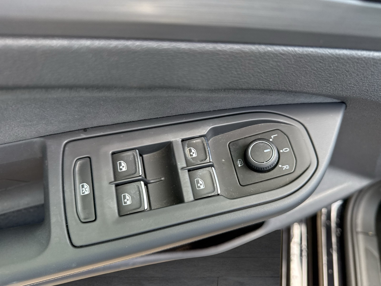 Volkswagen Golf Variant VIII 1.5 eTSI STYLE STANDHZ ACC NAVI